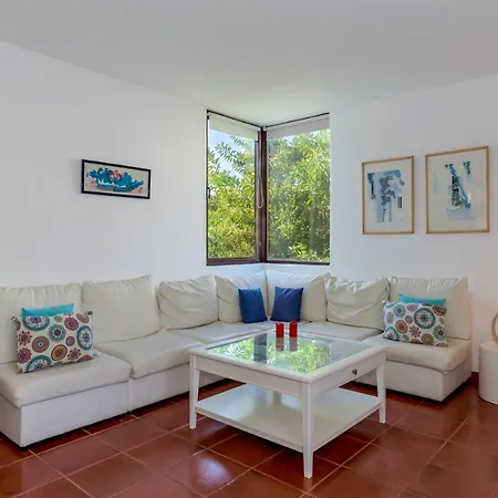 Balaia Terrace Apartment *
